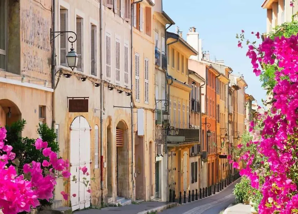 Retraite Provencale, Charmant Studio En Coeur De Ville Aix-en-Provence Apartment